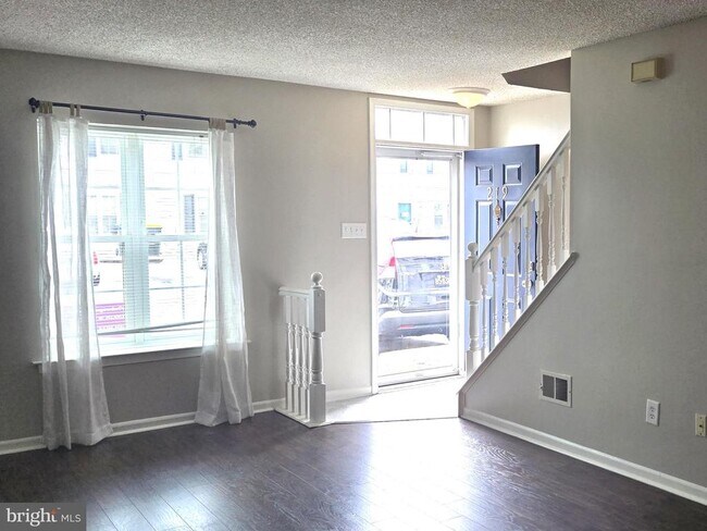 Foto del edificio - 219 Fieldstone Ln