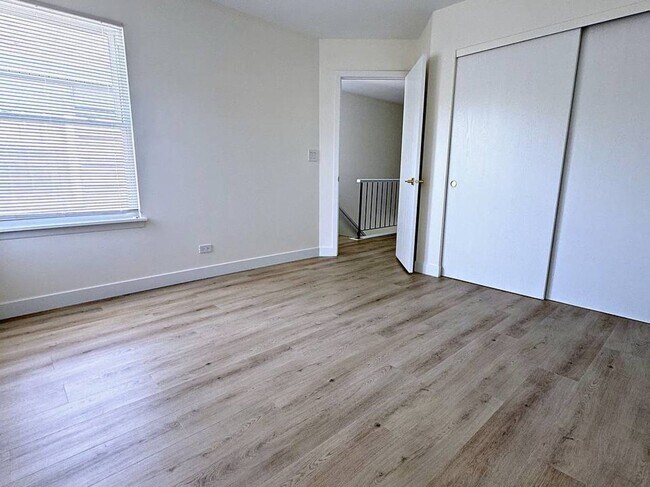 Foto del edificio - 295 Hunterdon Ct
