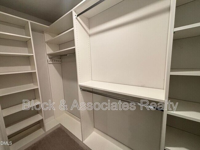 Foto del edificio - 2524 Laurel Valley Way