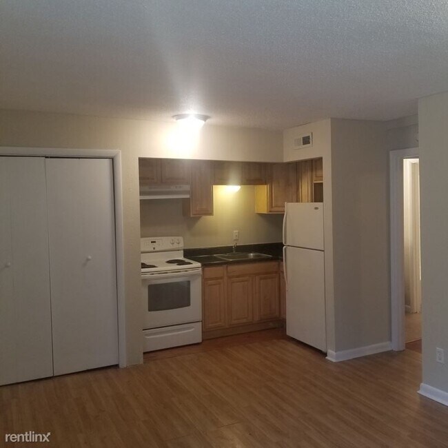 Foto del edificio - 1 br, 1 bath Townhome - 4611 Delashmitt Rd