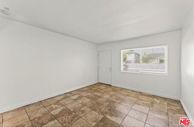 Foto del edificio - 1030 E 21st St