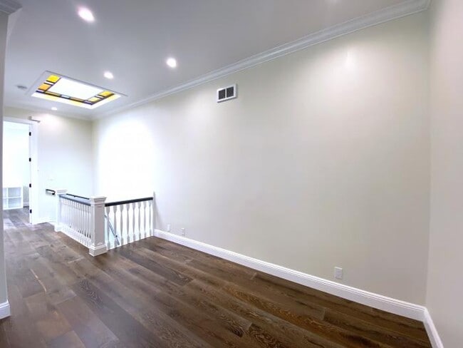 Building Photo - 3 bedroom in San Francisco CA 94133