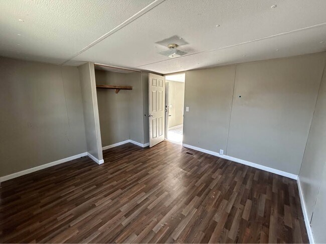 Foto del edificio - 309 Reid Ct