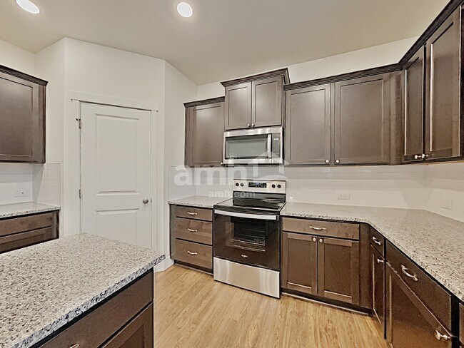 Foto del edificio - 6917 35th Pl NE