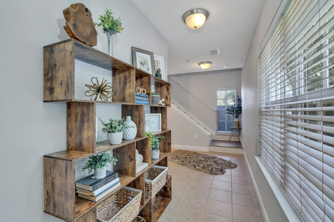 Building Photo - 3111 W De Leon St