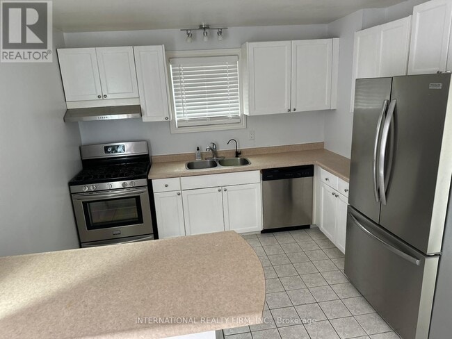 Building Photo - 130 Sekura Crescent