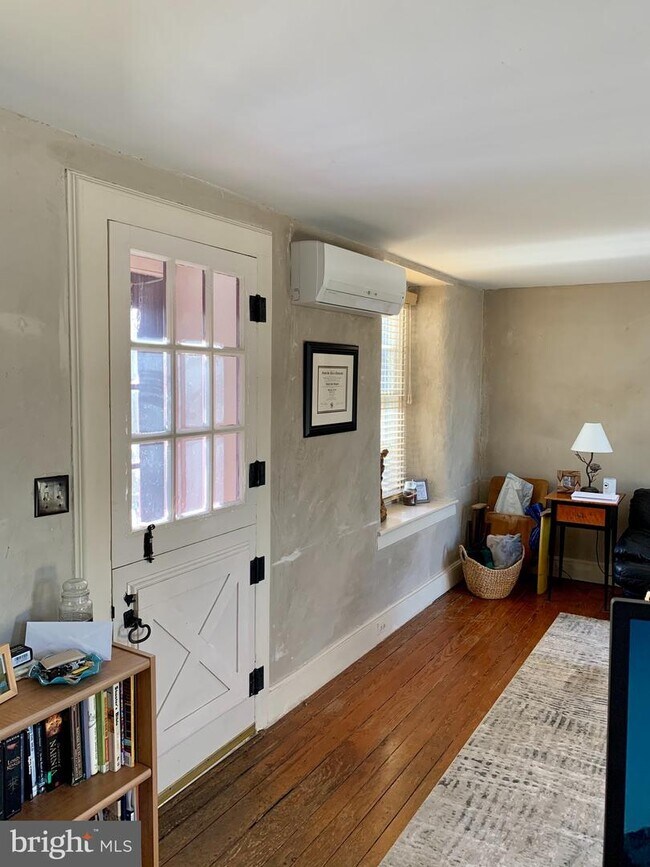 Building Photo - 29 S Canal St