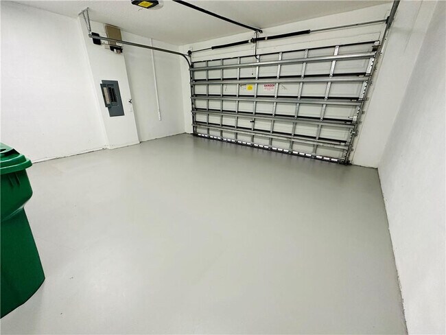 Foto del edificio - 3512 93rd Ave