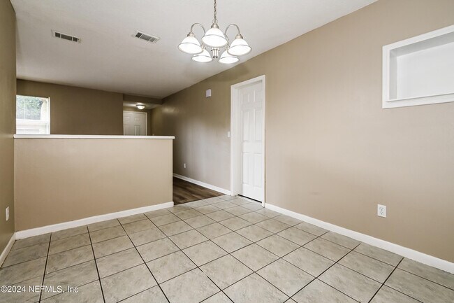 Foto del edificio - 2536 Emily Ln