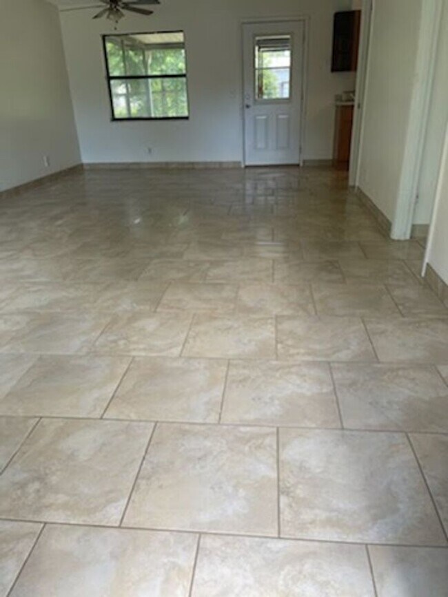 Building Photo - Beautiful fully remodeled home!