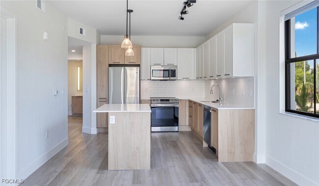 Building Photo - 22980 Vista Edera Cir