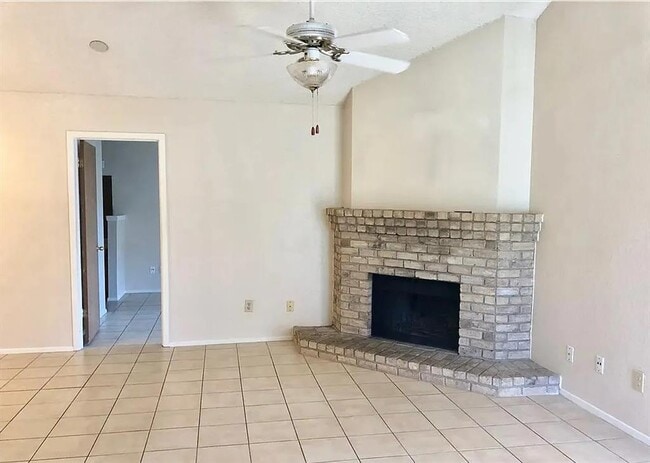 Building Photo - 319 Greenlawn Blvd