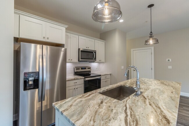 Foto del edificio - 500 Edgewater Cir