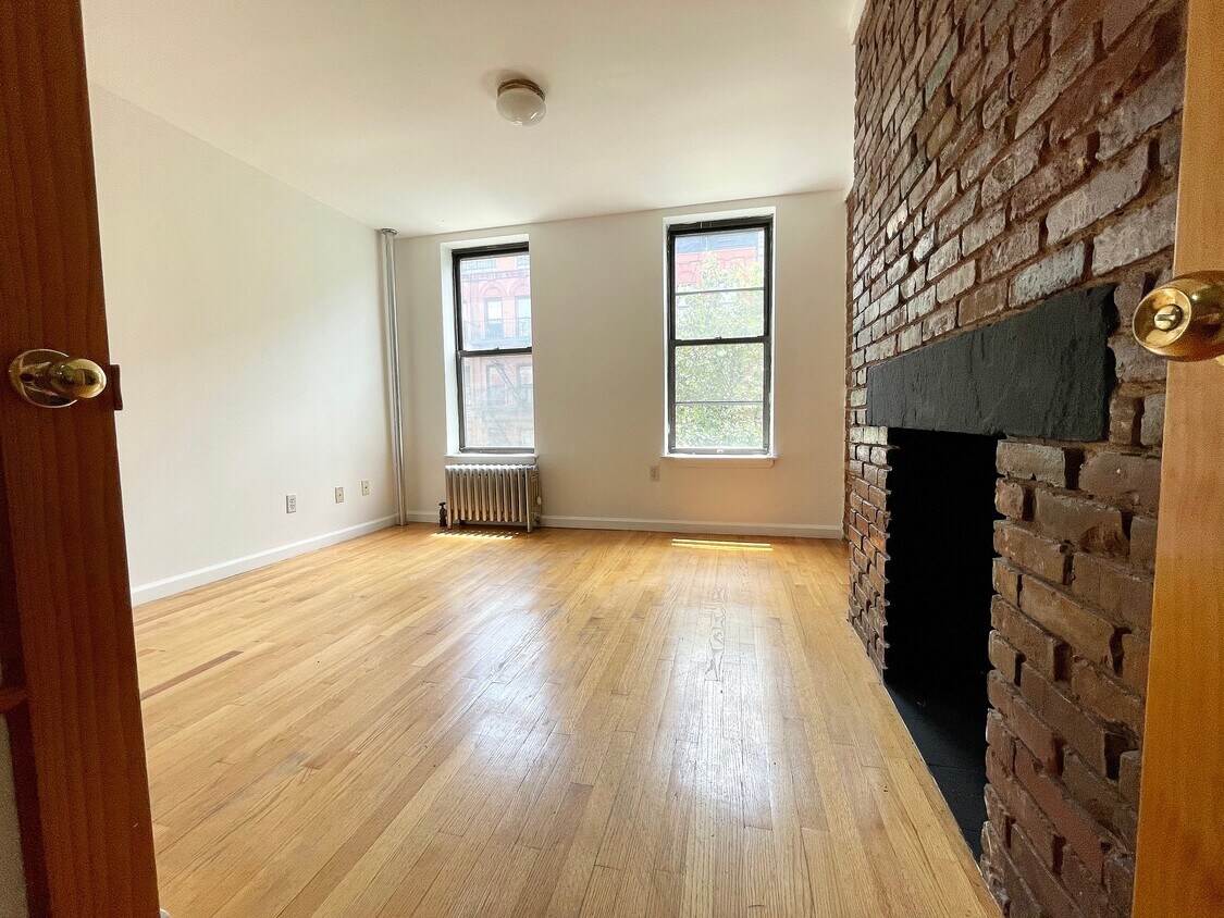 Primary Photo - EAST 5 STREET