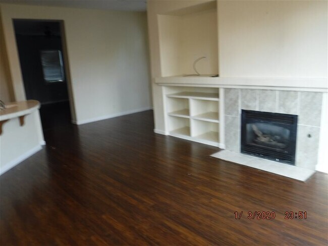 Building Photo - 2341 Arizona Way