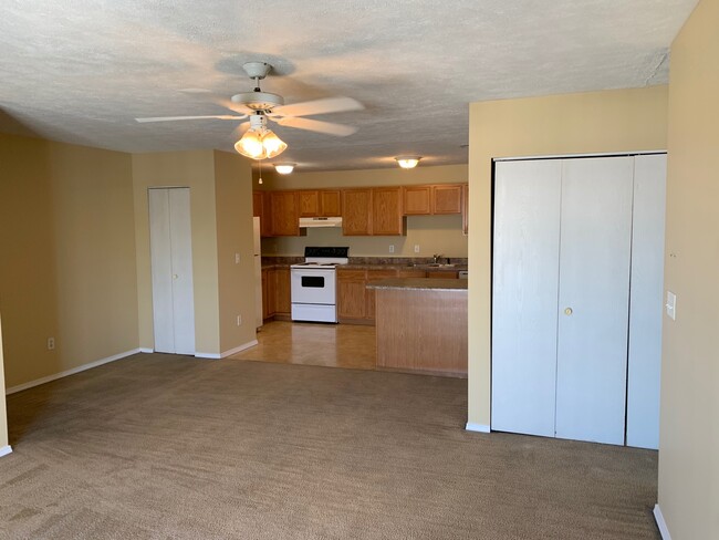 Building Photo - 1107 Ekstam Dr