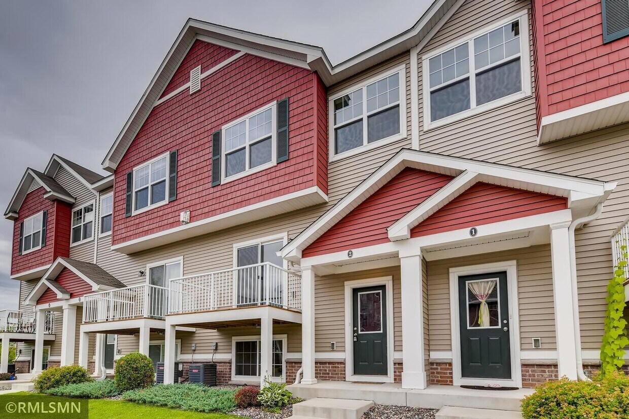 1984 Commonwealth Blvd, Chanhassen, MN 55317 Townhome Rentals in