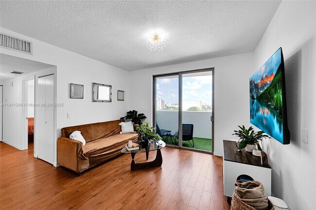 Foto del edificio - 36 NW 6th Ave