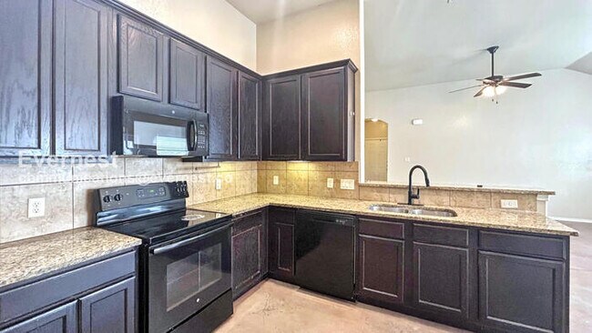 Foto del edificio - 194 Joanne Cv