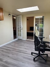 Building Photo - 207 Anita Dr