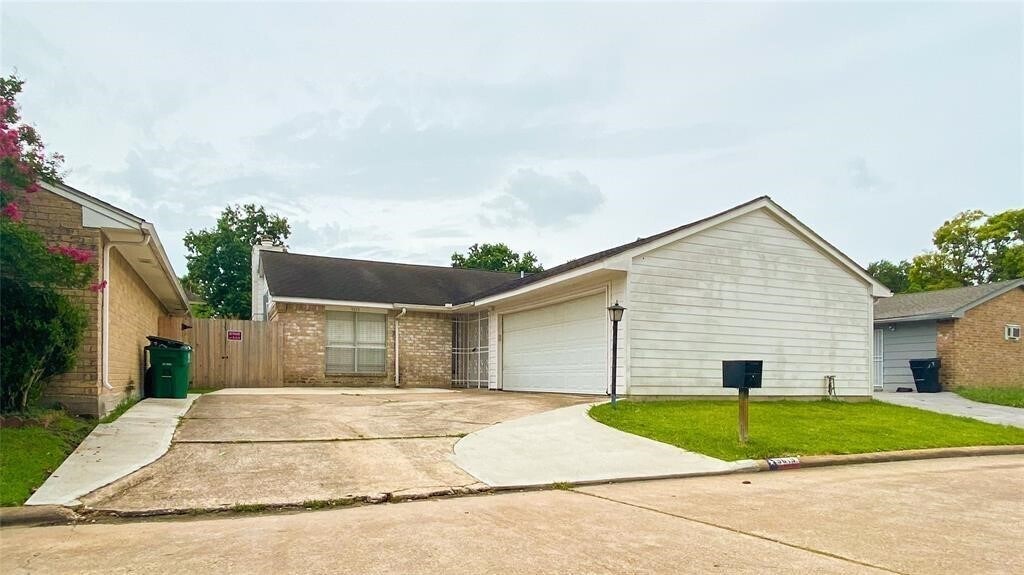 Foto principal - 9619 Sharpcrest St