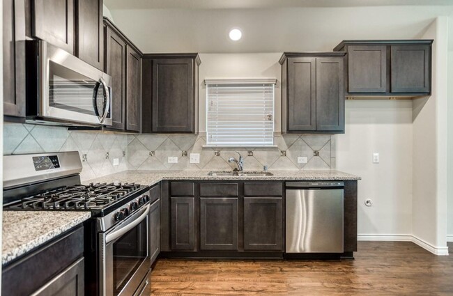 Building Photo - Little Elm Beauty. 3 bed 2 bath with Garag...