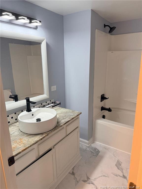 Foto del edificio - 6025 Elstree Pl