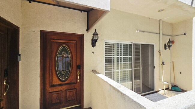 Foto del edificio - 10833 Kling St