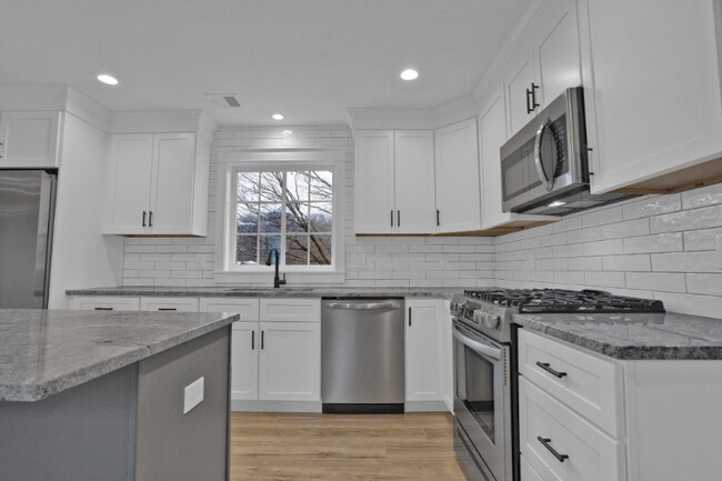 Building Photo - 114 Middleboro Ave