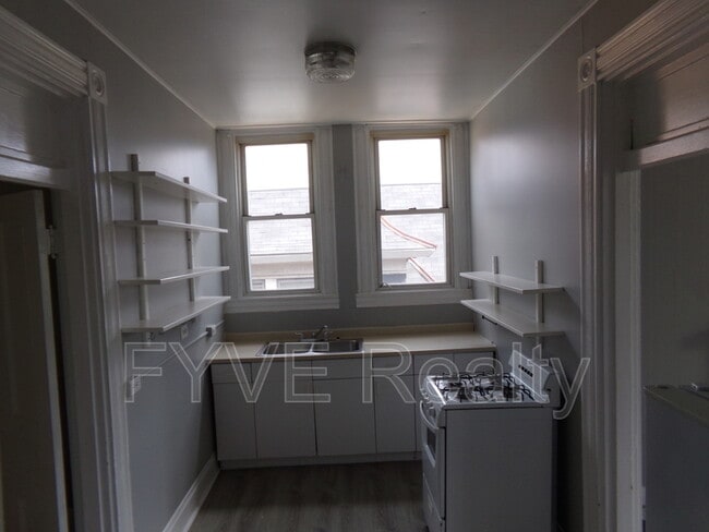 Building Photo - 3541 California Ave