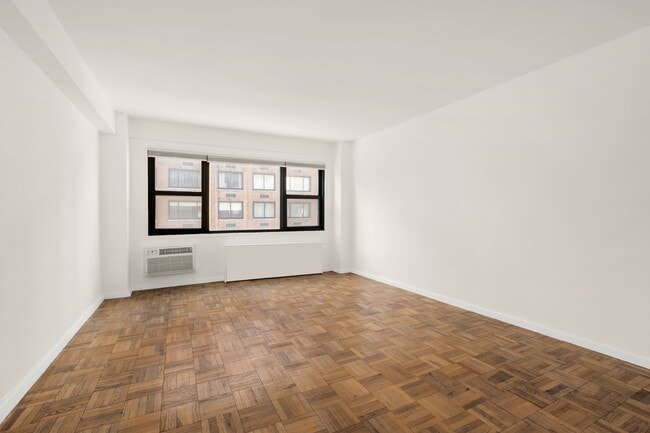 Building Photo - 335-341 E 51st St