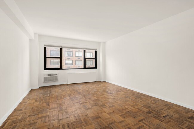 Foto del edificio - 335-341 E 51st St