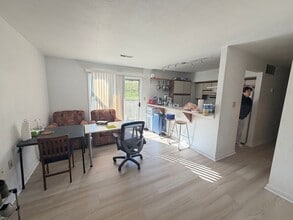 Building Photo - 802 Claytor Square