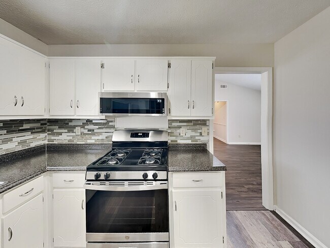 Foto del edificio - 65 Homeport Dr