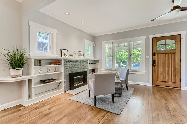 Building Photo - 860 Adams