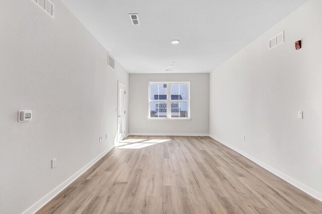 Interior Photo - Kinsley