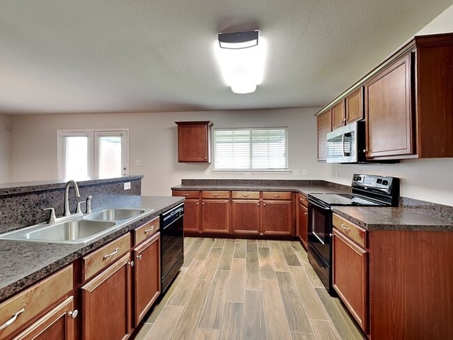 Building Photo - 219 Stable Dr