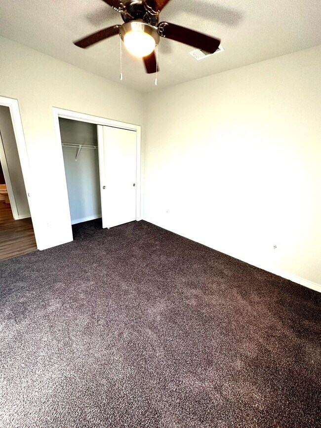 Foto del edificio - 1051 N Farm to Market 1660