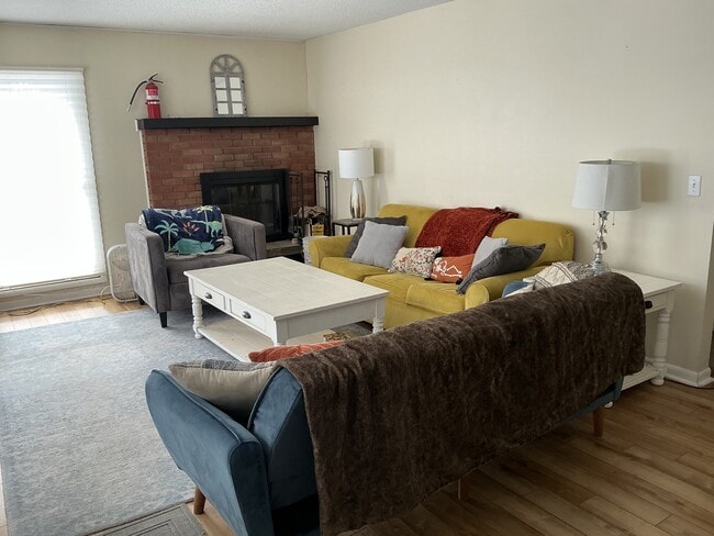 Foto del edificio - 2285 E Carriage Hill Dr