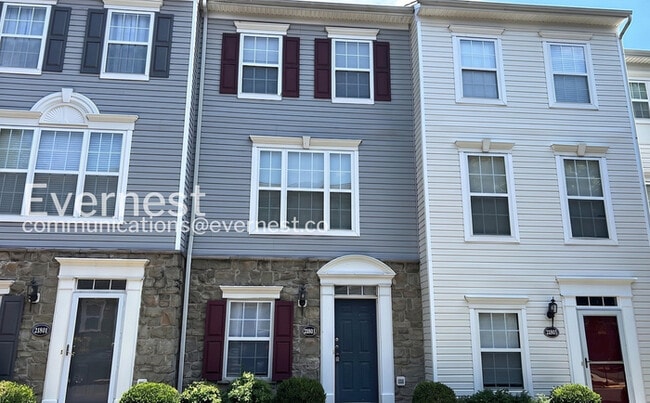 Building Photo - 21803 Flanders Ct