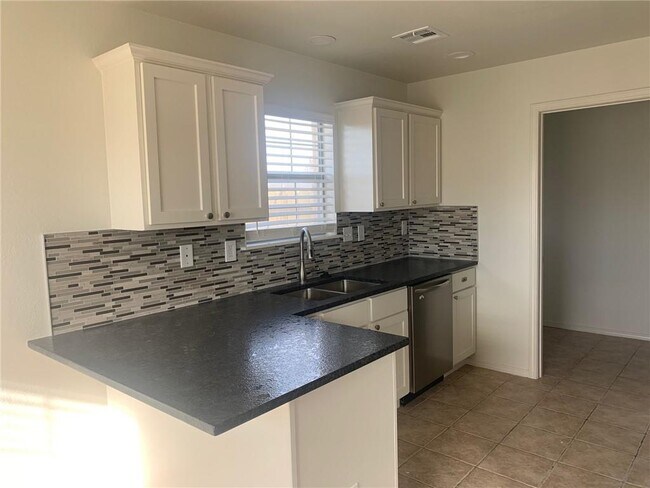 Foto del edificio - 2409 SW 16th St