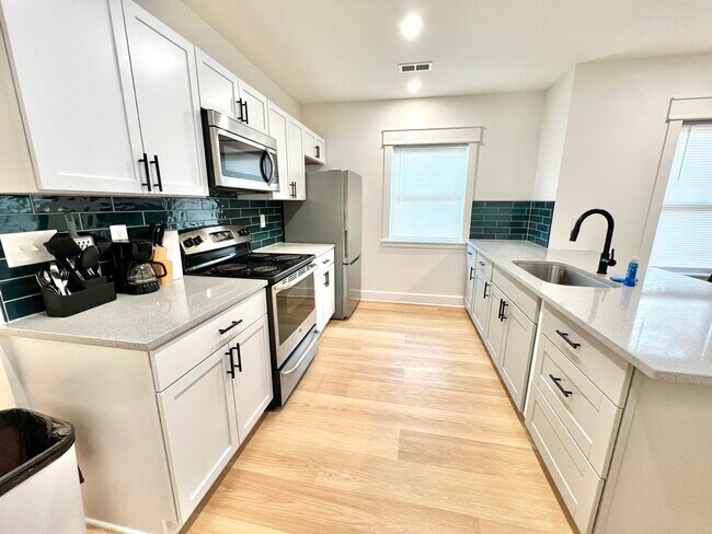 Foto del edificio - 2043 Adams St