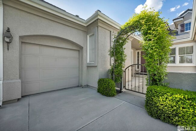 Foto del edificio - *SHORT TERM LEASE* 5 Bed 2 Bath, Dream Ret...