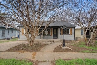 Building Photo - 1411 W Gandy St