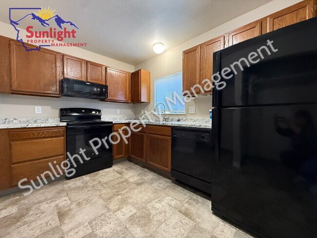 Foto del edificio - Freshly Updated 2 Bed Unit with Garage & A...