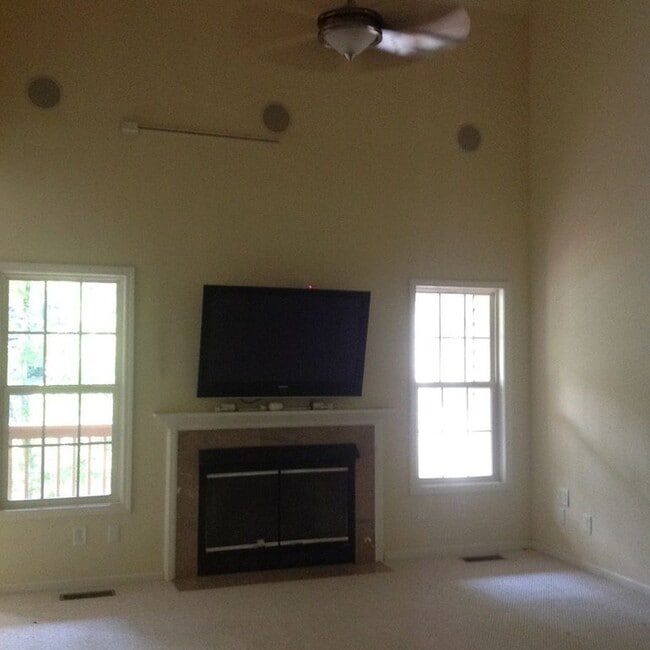 Building Photo - 129 Stratford Pl