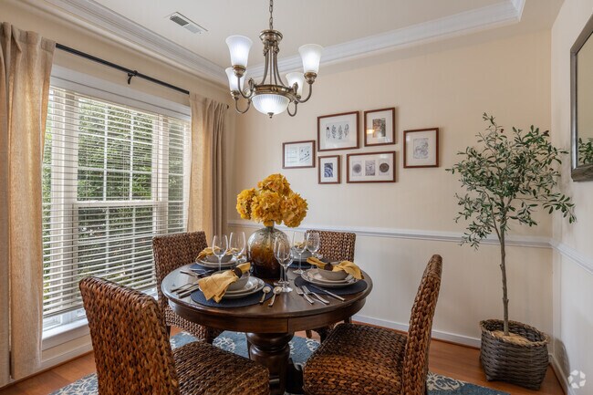 Norwood - Comedor - The Estates at Horsepen