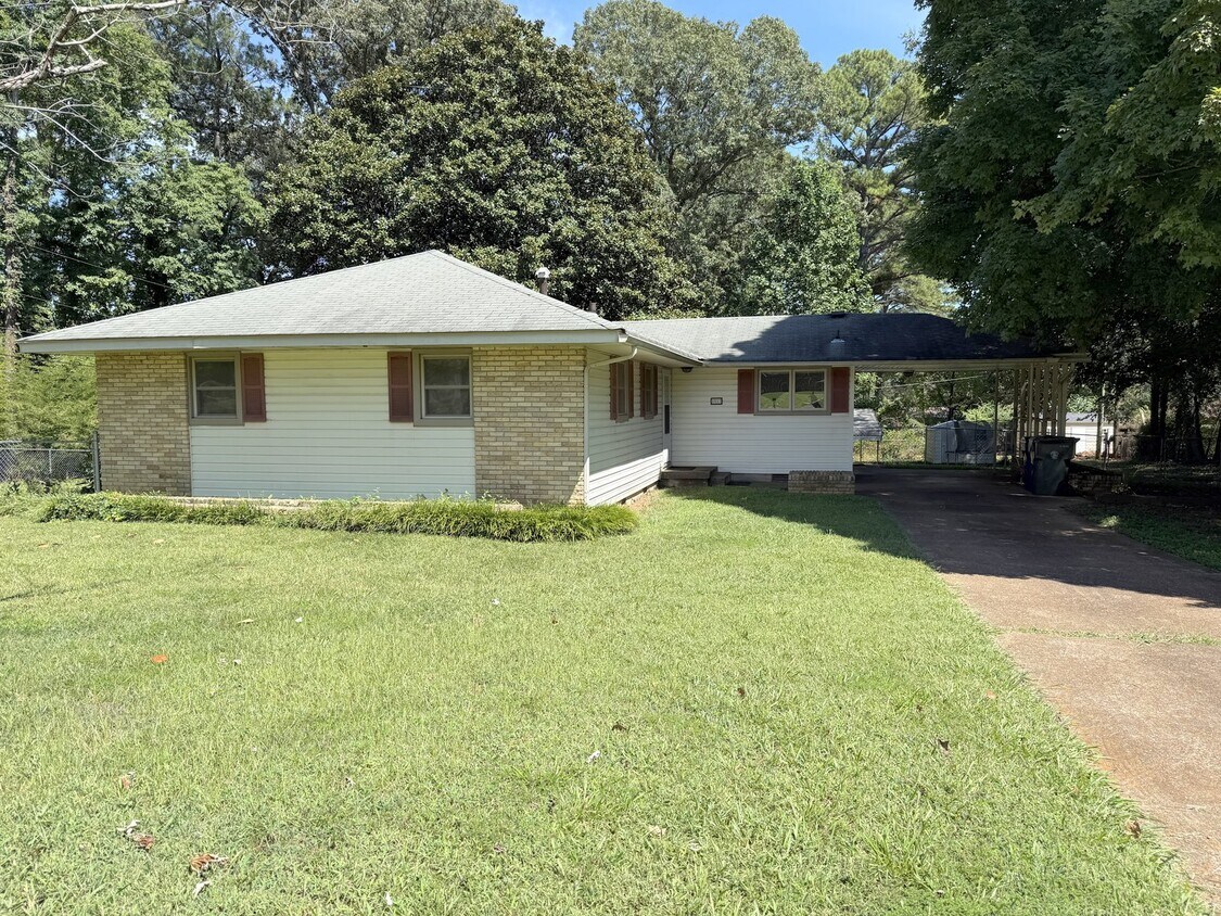 Foto principal - 1012 Strong St