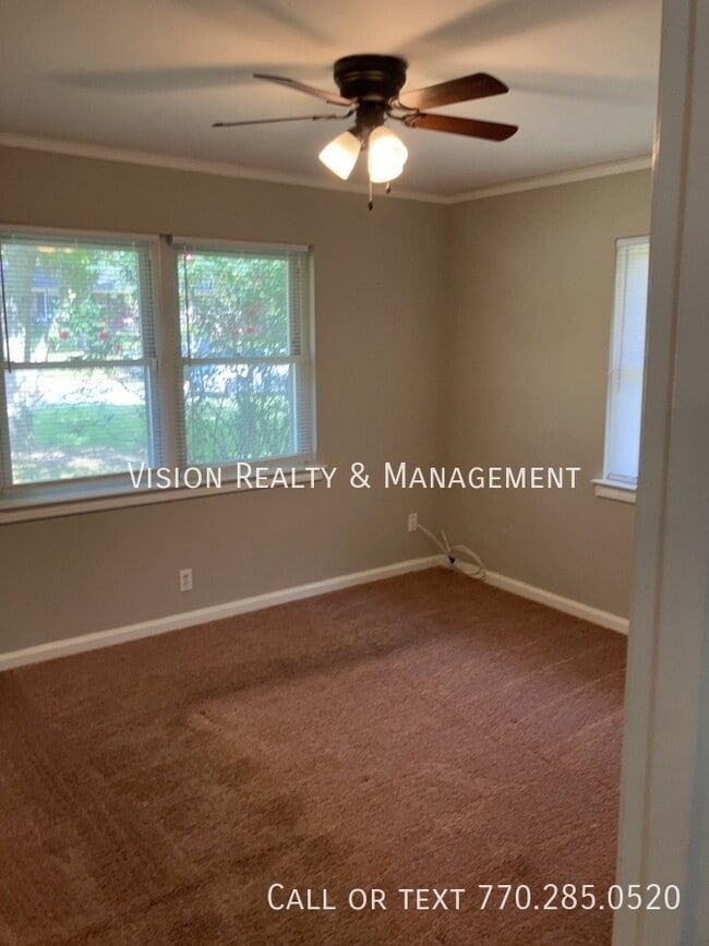 Building Photo - 1074 Rosedale Dr