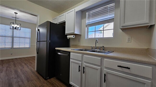 Building Photo - 1404 Steam Engine Way NE